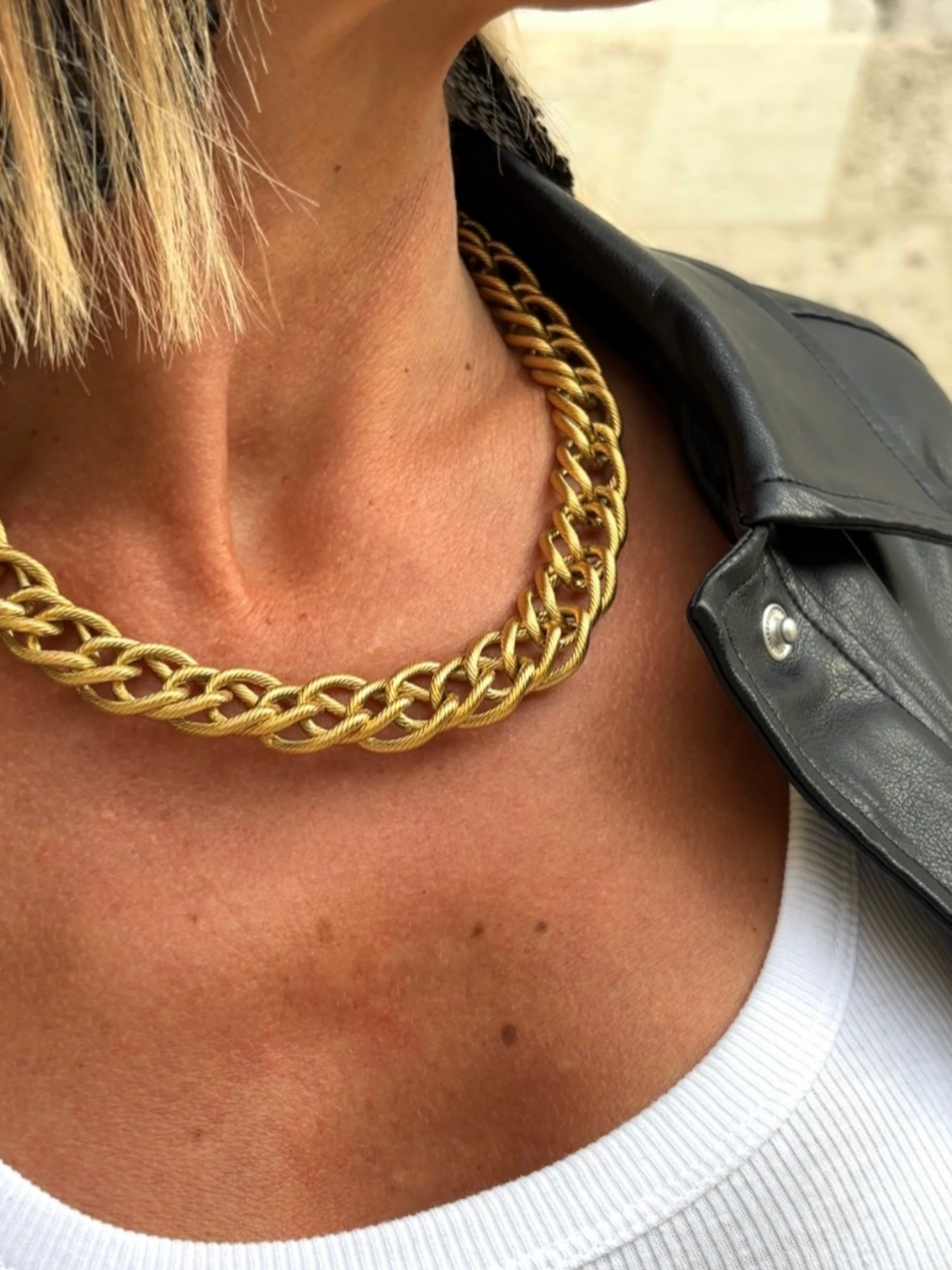 Collier ANA