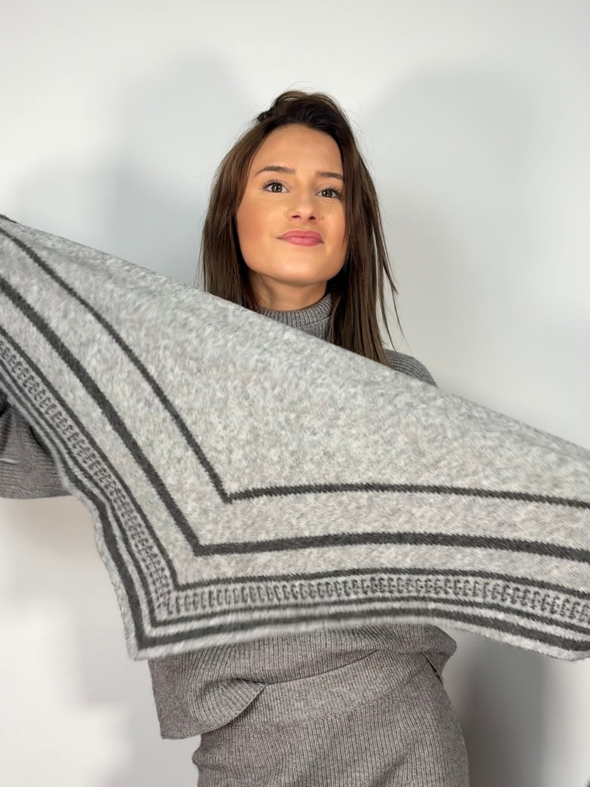 Écharpe triangle LYIA Gris