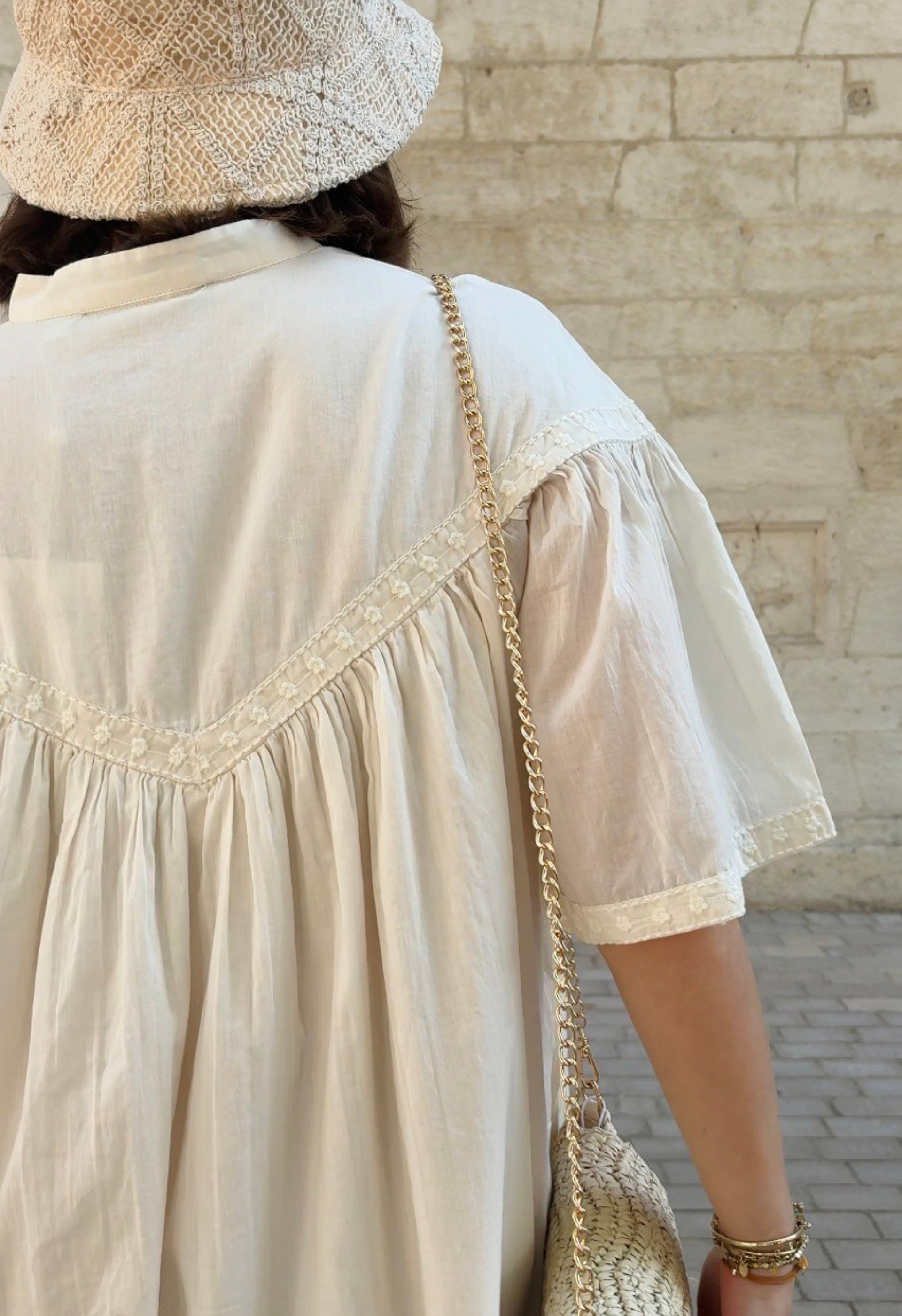 Robe Cassandra