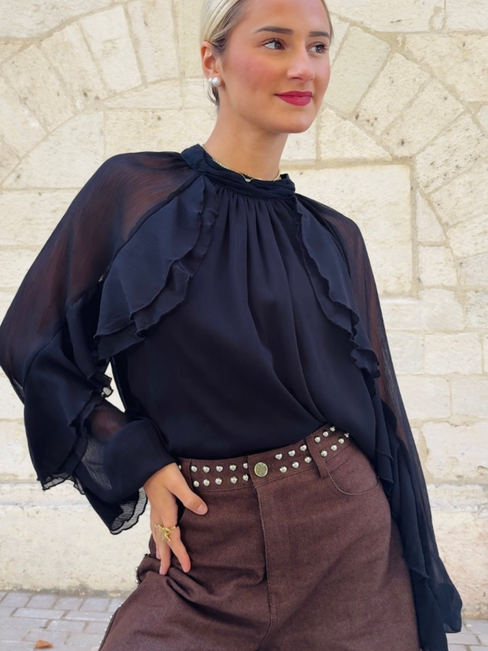 Top LAETITIA