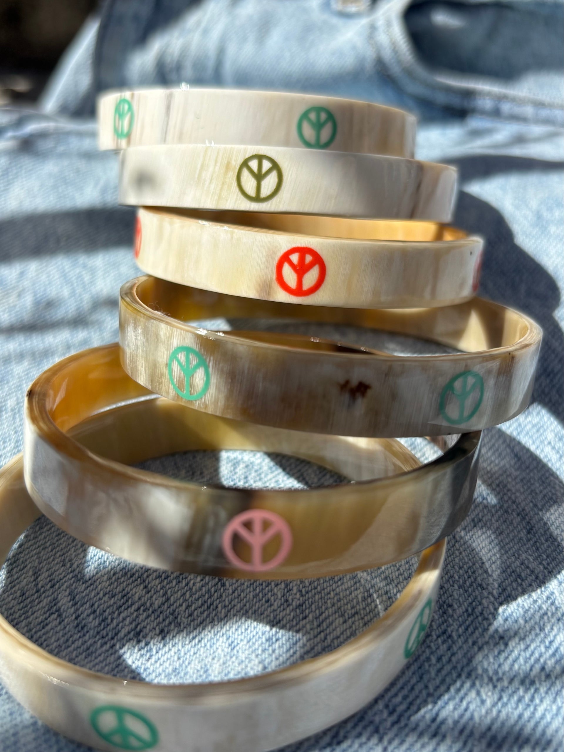 Bracelet en corne PEACE