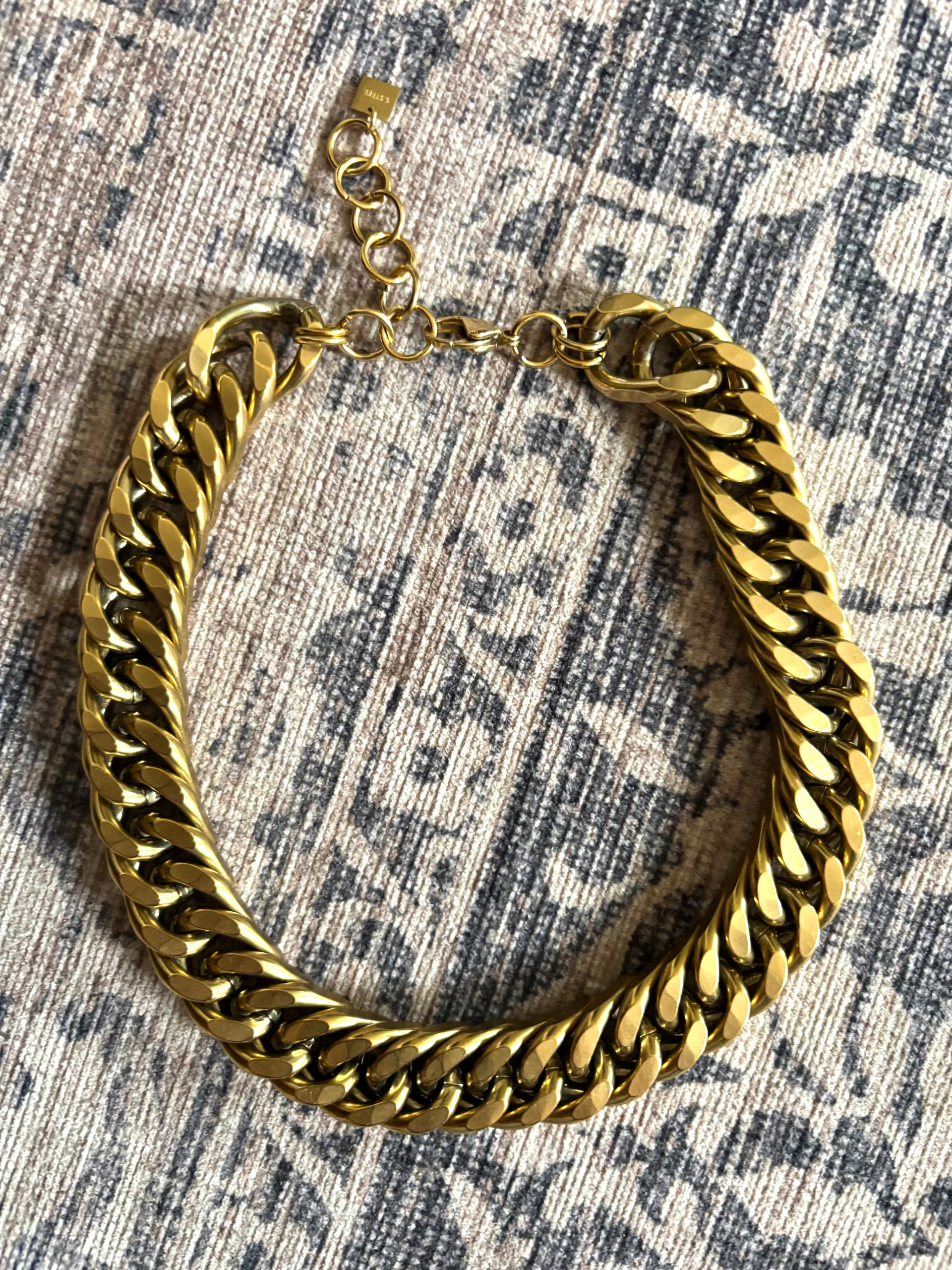 Collier ILLEYA