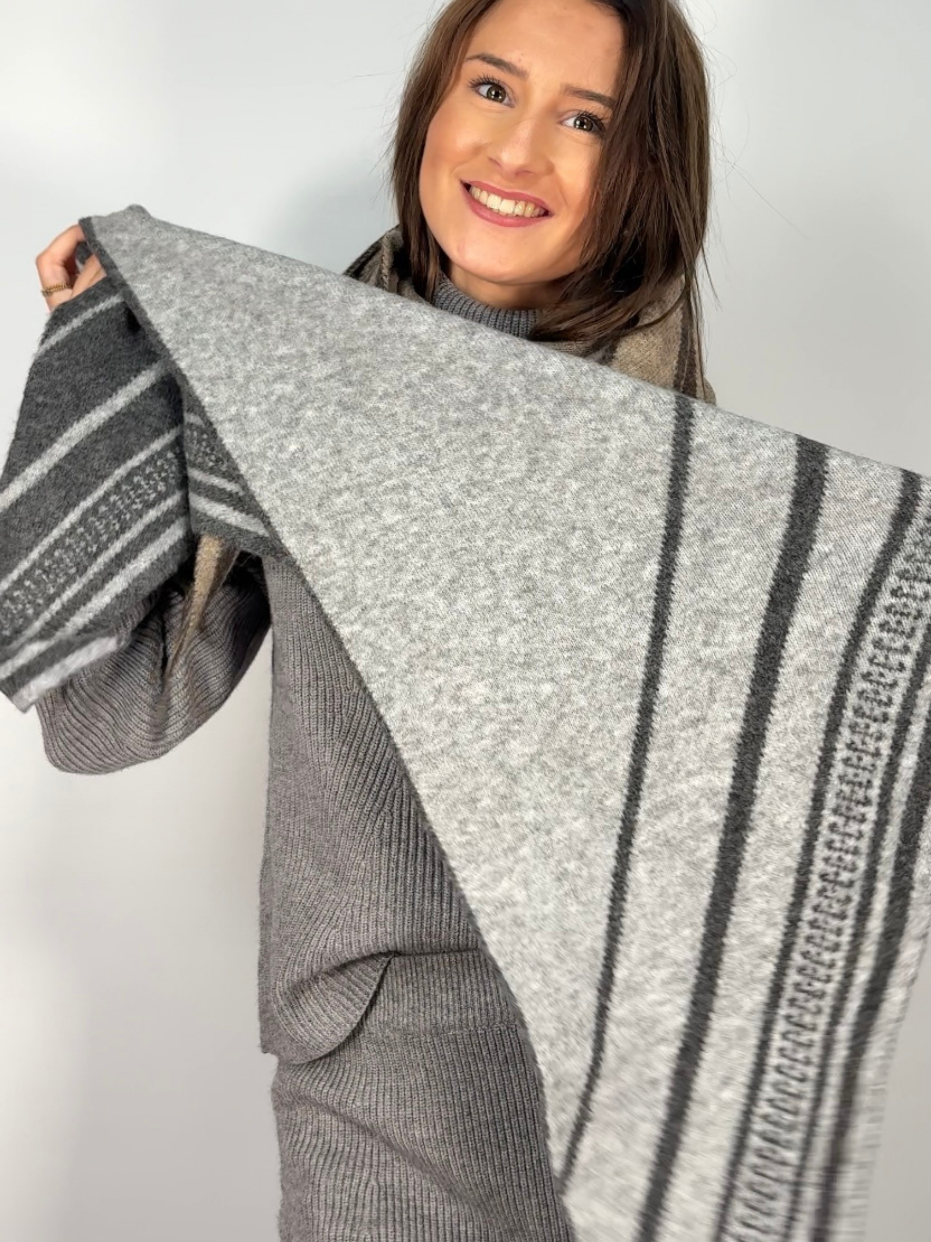 Écharpe triangle LYIA Gris