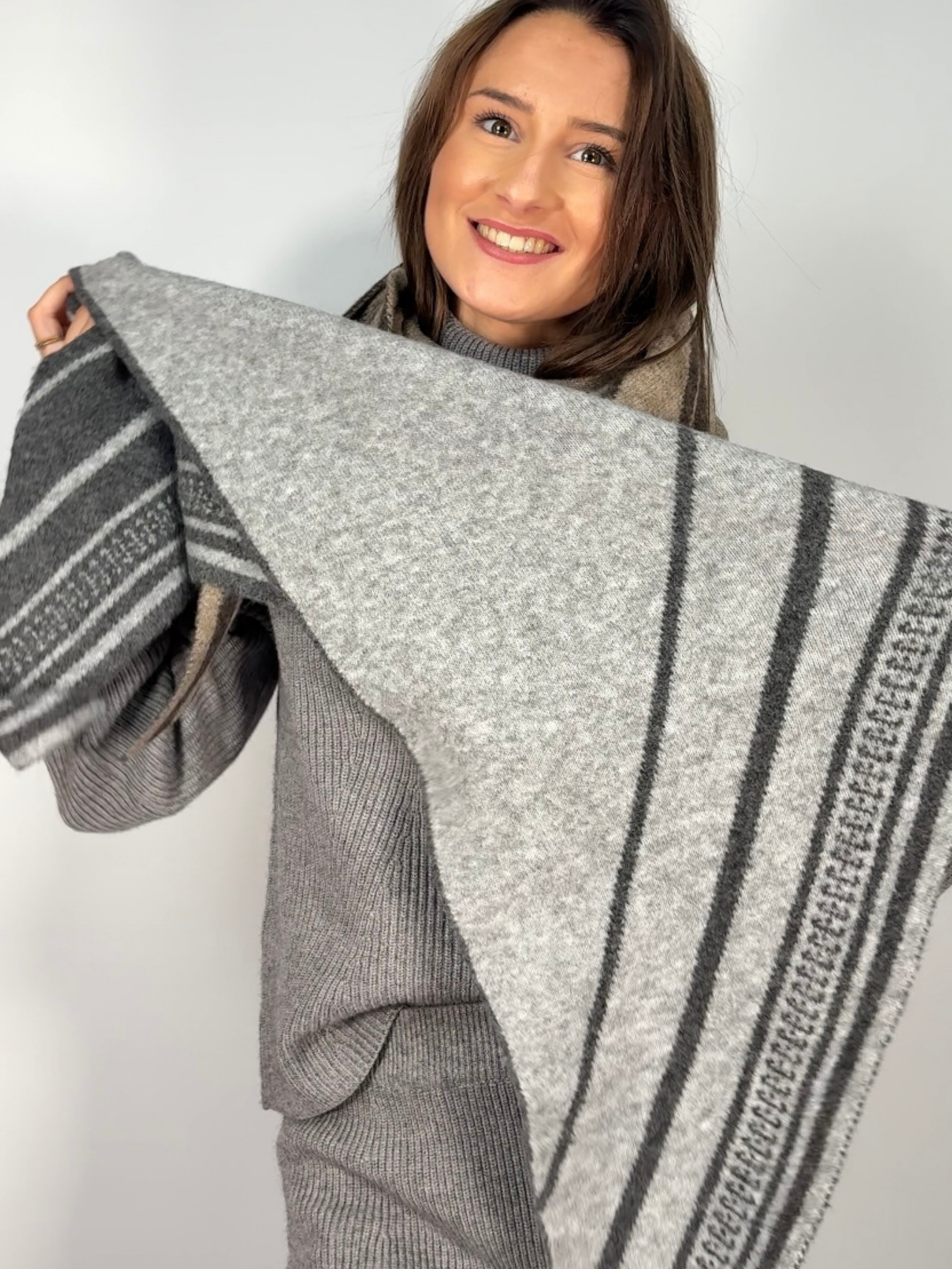 Écharpe triangle LYIA Gris