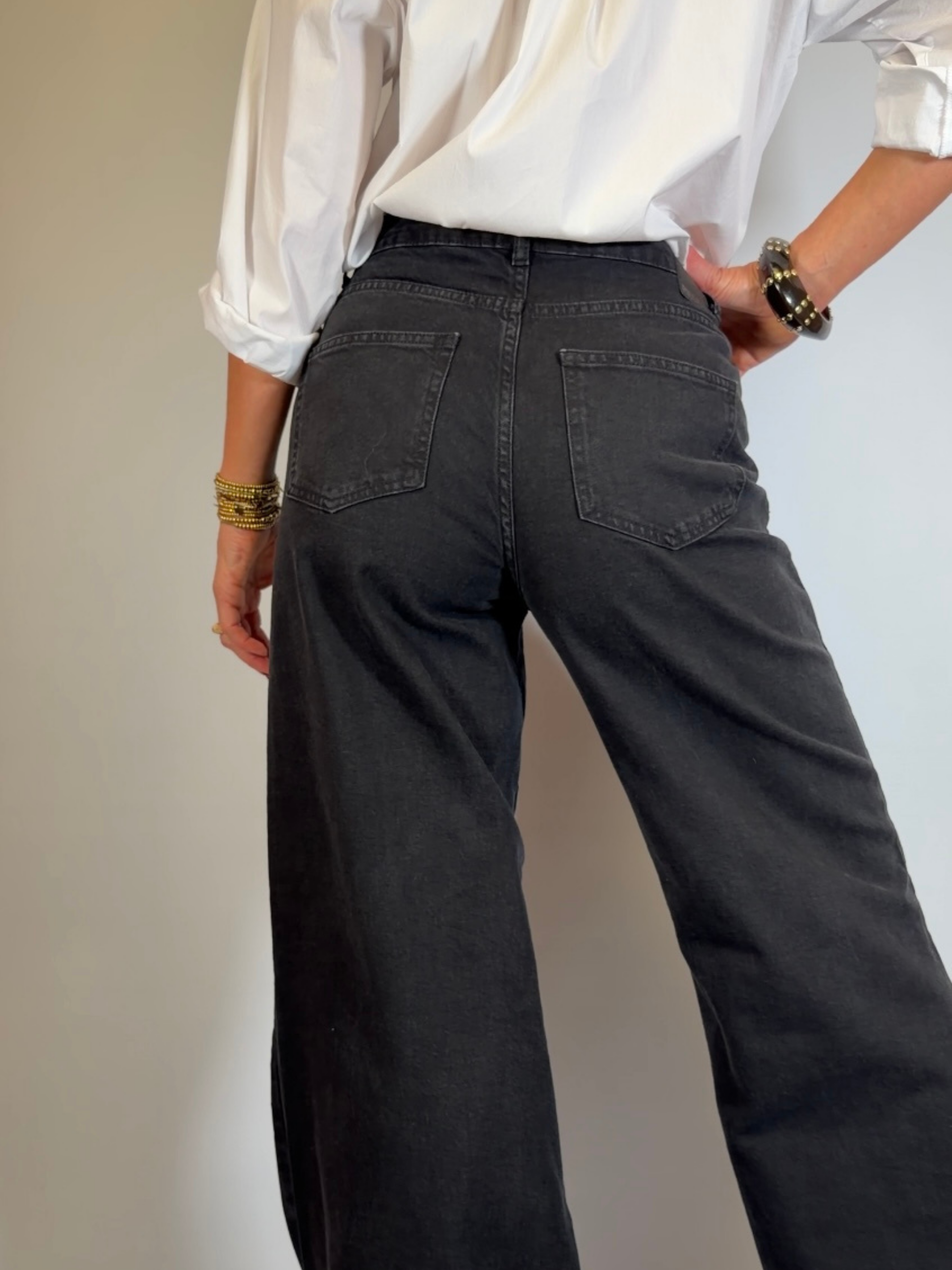 Jean Ella Noir