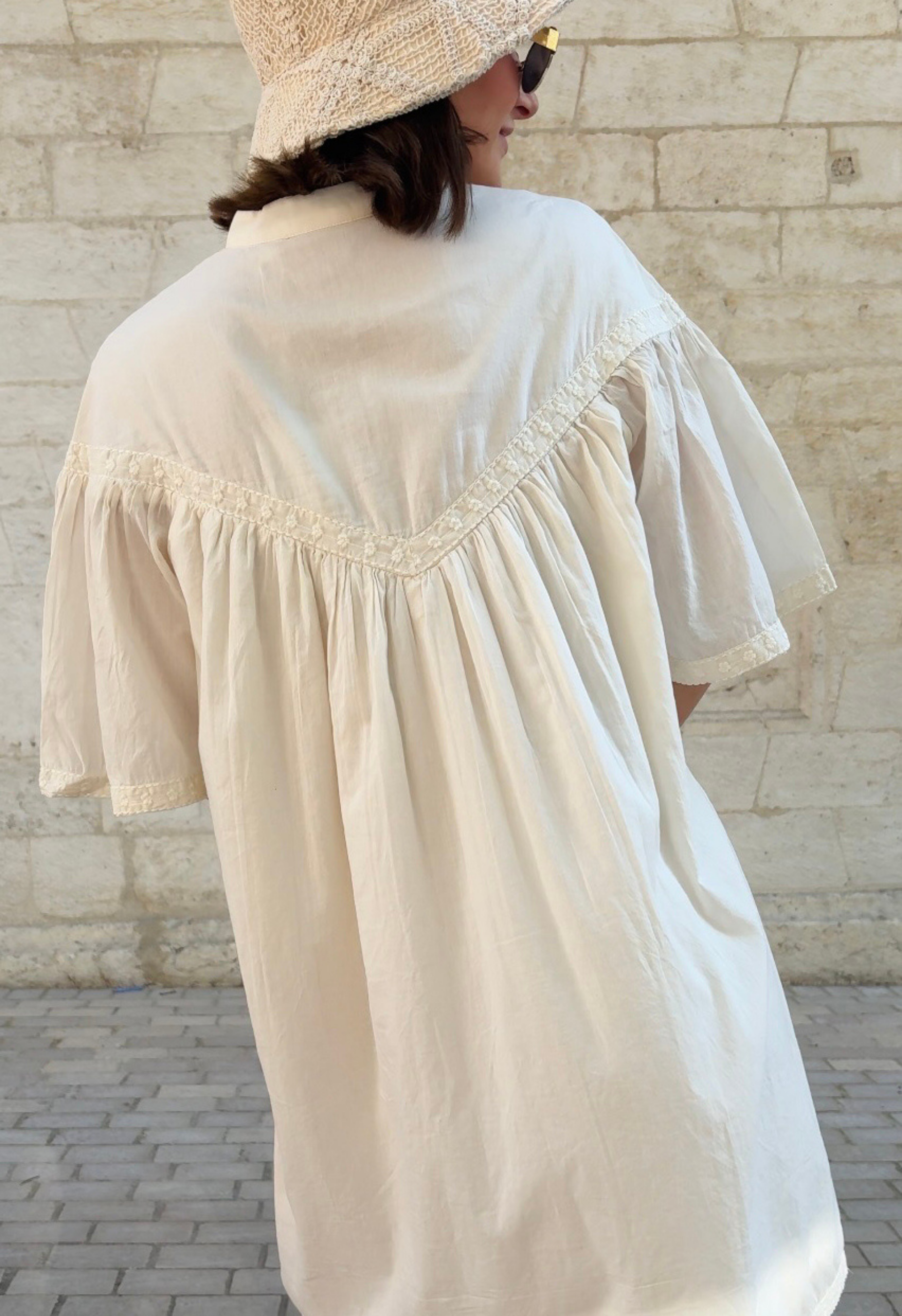 Robe Cassandra