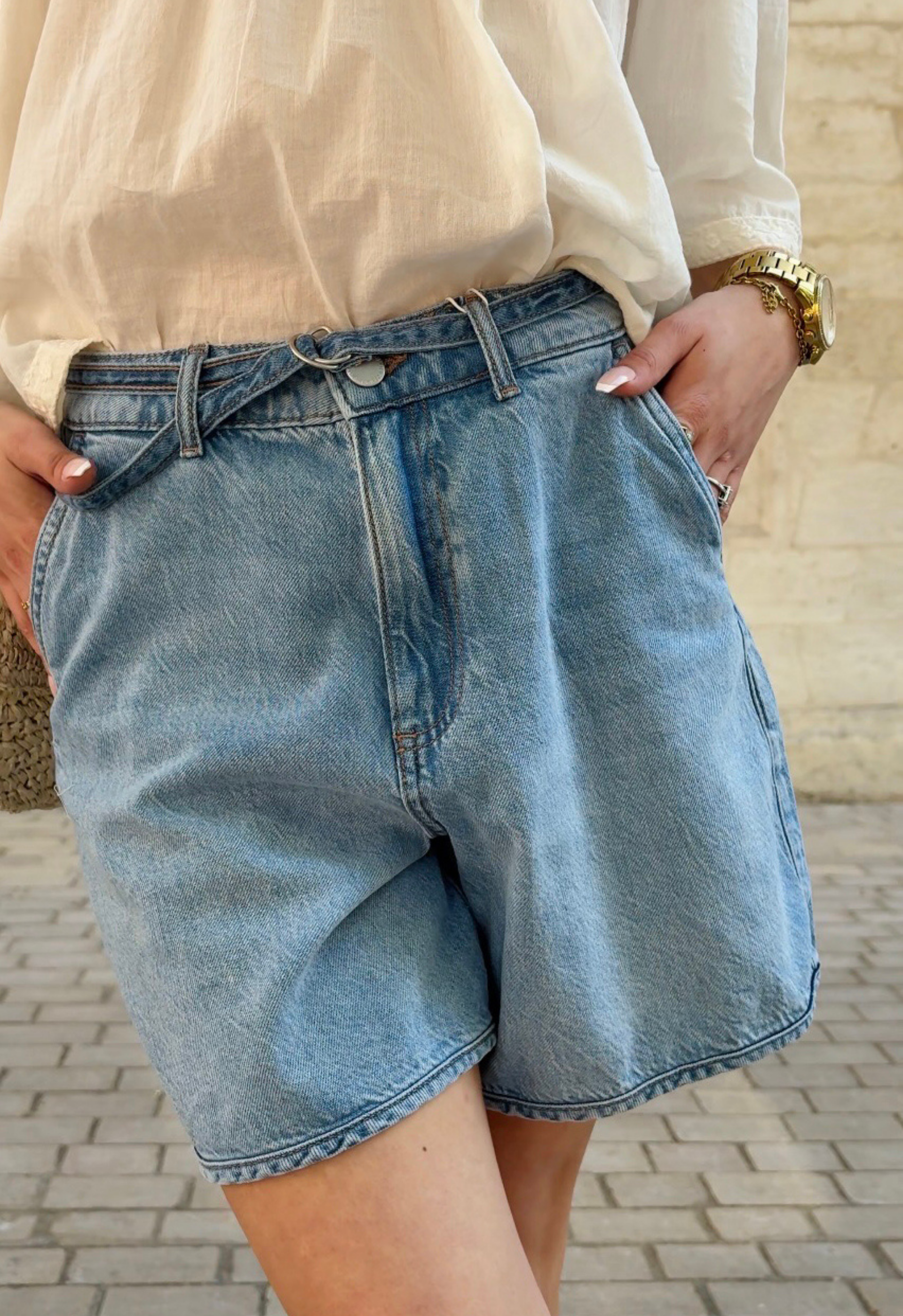 Short Camille