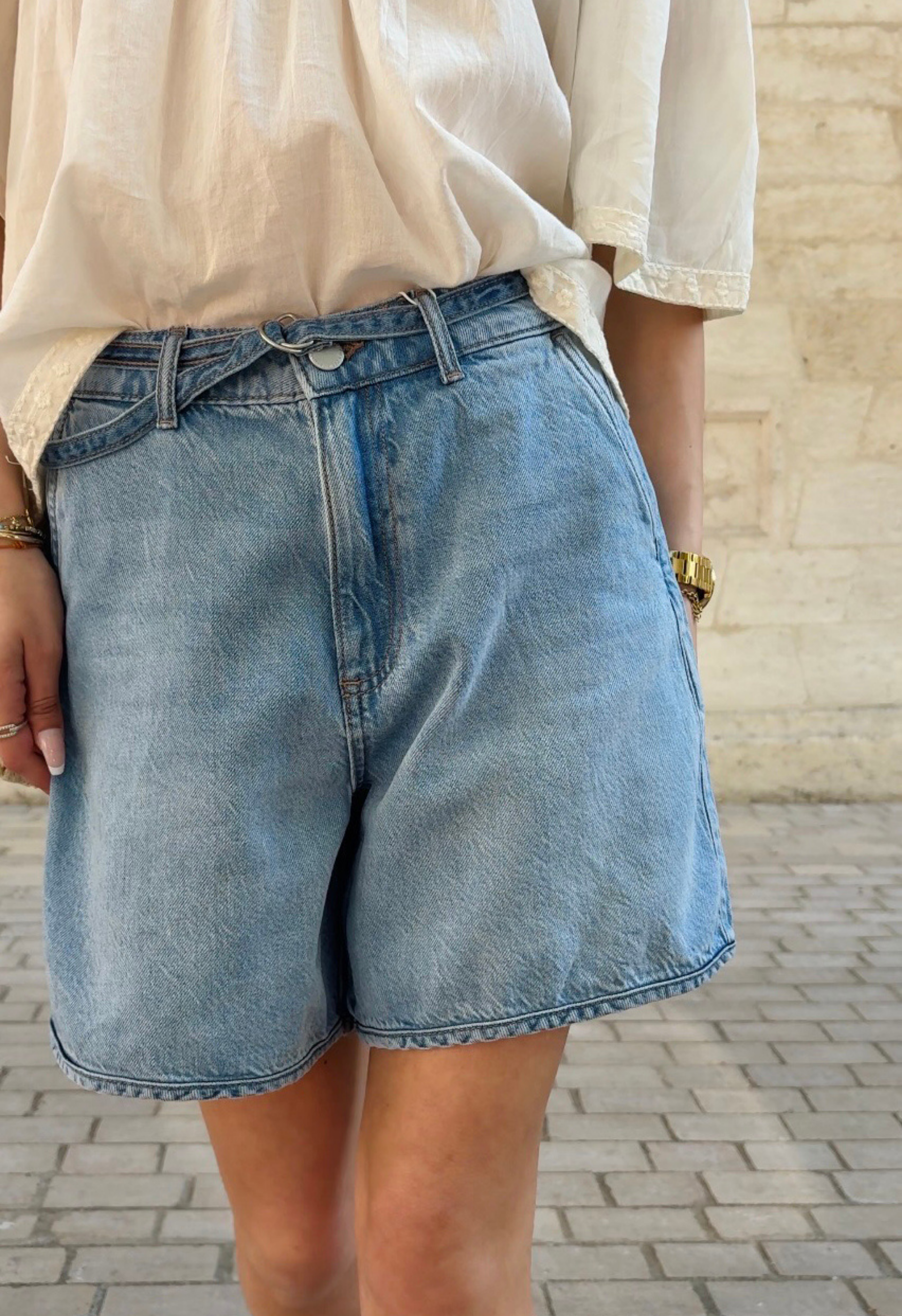 Short Camille